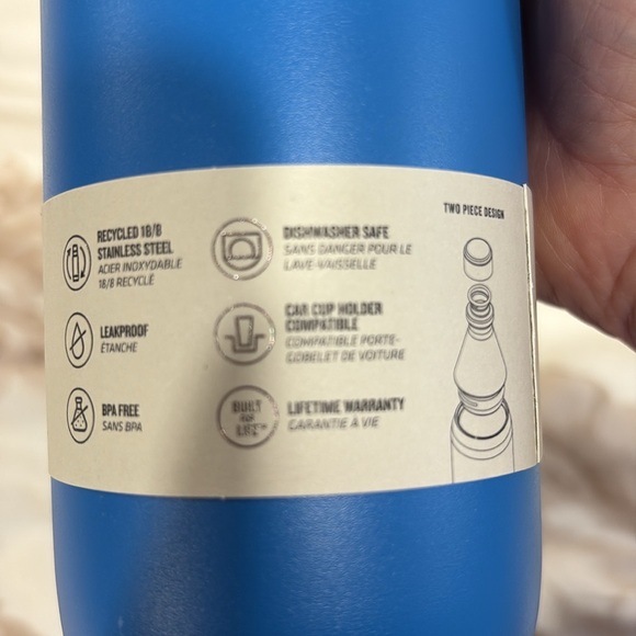 Stanley Blue Slim Bottle 20 oz - Picture 3 of 6